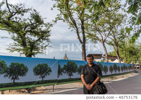 People to pay and respect to Thai King Bhumibol 48753176