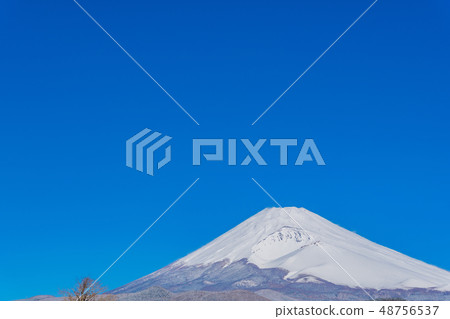Mount Fuji in winter (March) 48756537