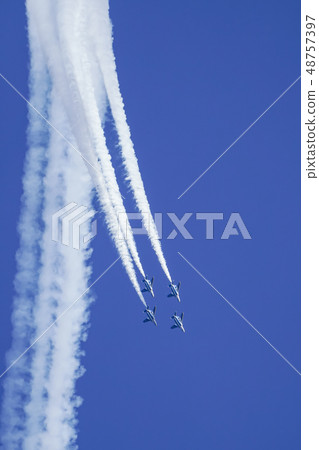 Blue Impulse 4 aircraft formation 48757397