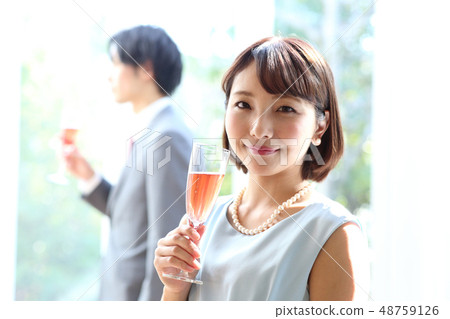 打扮女人 48759126