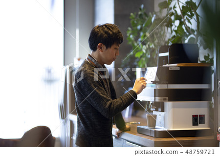 辦公室咖啡機圖像 辦公室咖啡機圖像 48759721