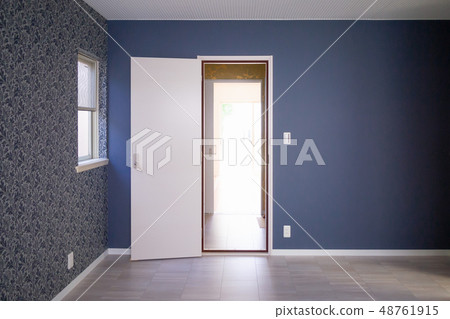 Master bedroom and walk-in closet with soundproof door, the back is a children's room Master bedroom and walk-in closet with soundproof door, the back is a children's room 48761915