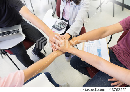 Adult students group listen to professor's lecture 48762351