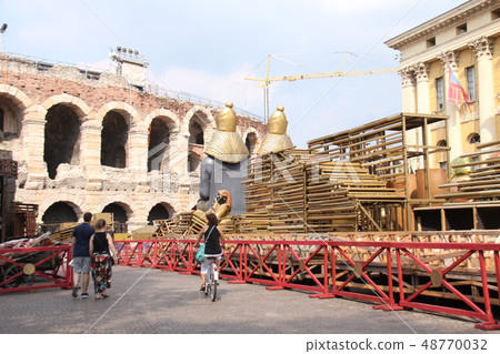 Arena outside and bicycle 48770032