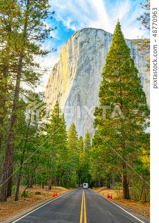 Yosemite Valley. Magnificent national American 48770963