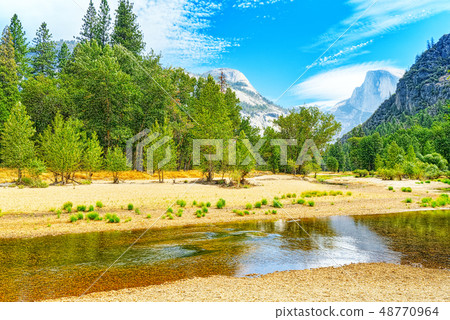 Yosemite Valley. Magnificent national American Yosemite Valley. Magnificent national American 48770964