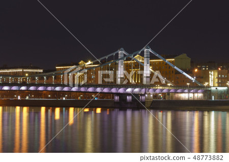 Long exposure image of Moskva river and bridge 48773882