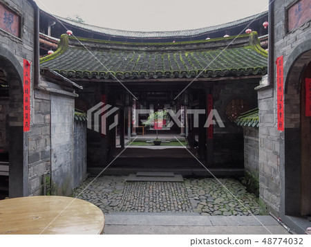Hui Jing Nanxi Hui Jia Tulou-Yang Kao, Fujian Province, China / Yanxiang Lou (Tulou), China Hui Jing Nanxi Hui Jia Tulou-Yang Kao, Fujian Province, China / Yanxiang Lou (Tulou), China 48774032