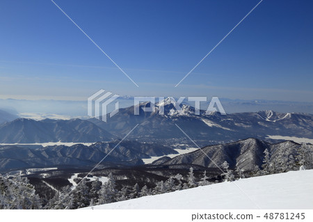 [Fixed-rate] Shinoyama seen from Nishi-Atsumayama in winter (February / Azuma mountain range) 48781245