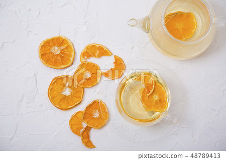 Collections of fresh Tangerines. tangerine slices, juice with leaves. Fruit composition. 033 48789413