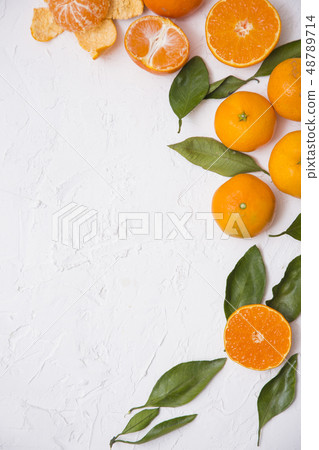 Collections of fresh Tangerines. tangerine slices, juice with leaves. Fruit composition. 118 48789714