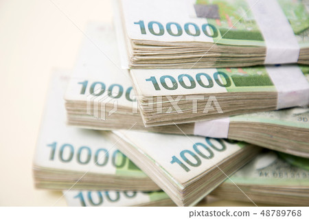 Household budget concept, home budget planning expenses and target money saving props photo 091 48789768