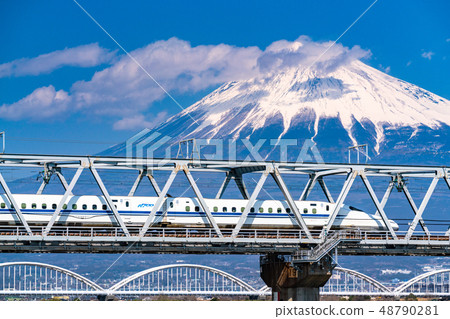 静冈县新干线和富士山 图库照片