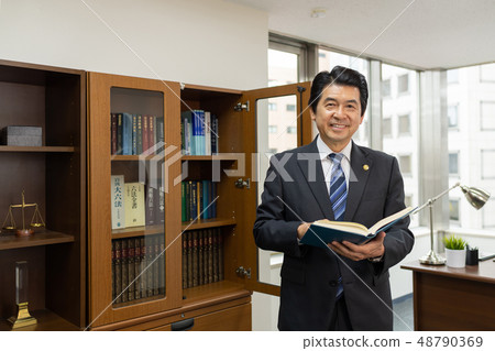 Lawyer Image 48790369