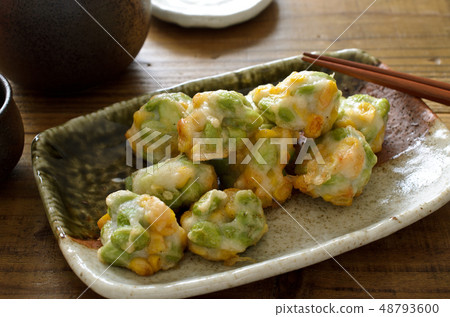 Sesame fried edamame and corn 48793600
