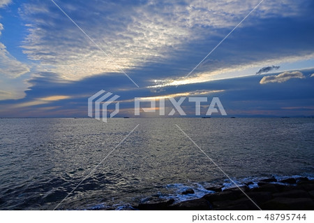 Fantastic glow scene @ Osaka Bay Fantastic glow scene @ Osaka Bay 48795744