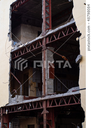 建築拆除施工現場d垂直 建築拆除施工現場d垂直 48798084