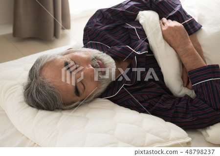 日本老人得到深度睡眠 48798237