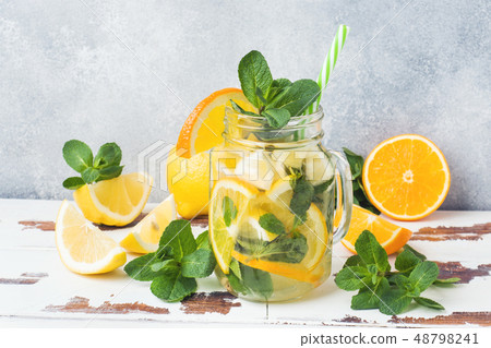Lemonade drink of soda water, lemon and mint Lemonade drink of soda water, lemon and mint 48798241