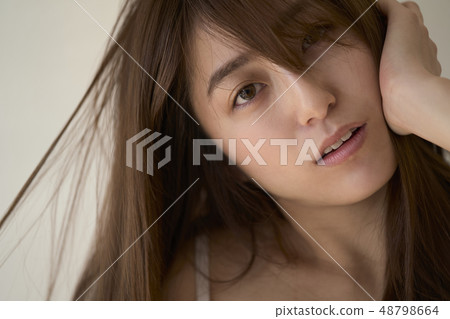 Beautiful woman portrait Beautiful woman portrait 48798664