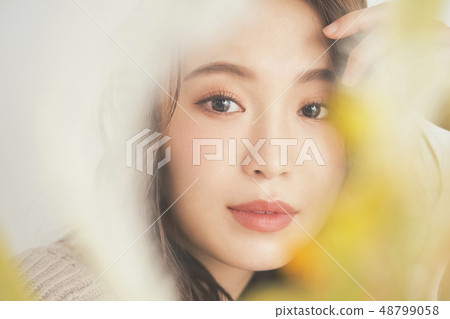 Beautiful woman portrait 48799058