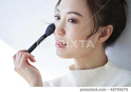 Female beauty image 48799079