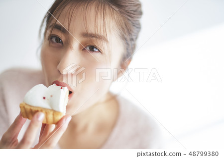 Beautiful woman lifestyle image Beautiful woman lifestyle image 48799380