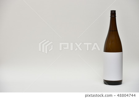 日本酒棕色瓶 48804744