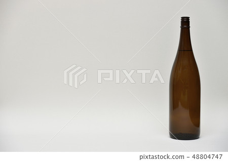 日本酒棕色瓶 48804747