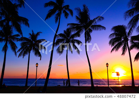 Hawaii sunset image 48807472