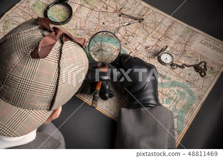 Detective and map of London 48811469