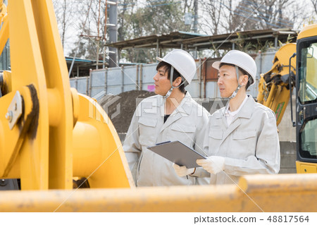 Heavy machine person Japanese 48817564