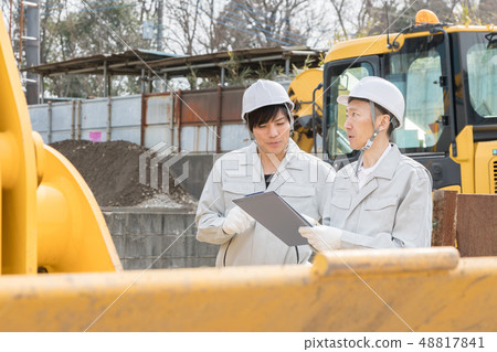 Heavy machine person Japanese 48817841