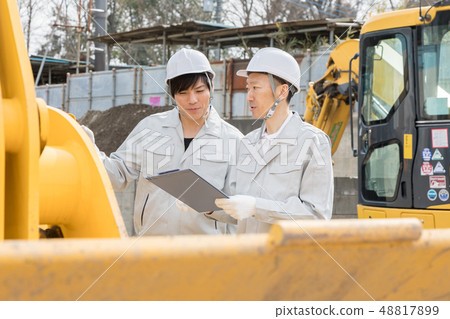 Heavy machine person Japanese 48817899