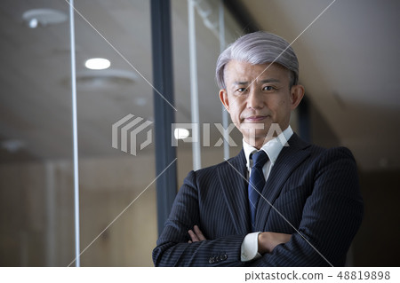 middle businessman middle businessman 48819898