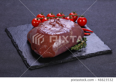 Raw pork liver 48823532