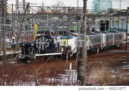 特快列車的更換工作 48823877