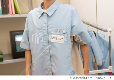 白人 外國人 店員 48823903