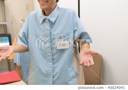 白人 外國人 僱員 48824041