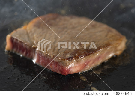 Teppanyaki Sirloin Steak 48824646