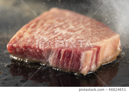 鐵板燒沙朗牛排 鐵板燒沙朗牛排 48824651