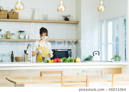 廚房女性主婦家務生活方式烹調 廚房女性主婦家務生活方式烹調 48831064