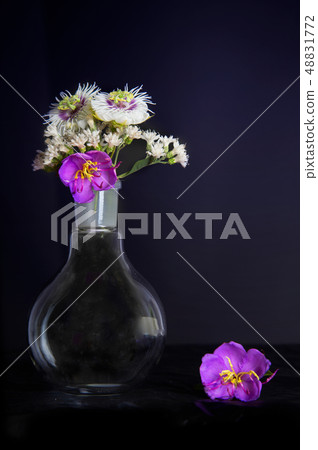 science round flask with nature bouquet flower science round flask with nature bouquet flower 48831772