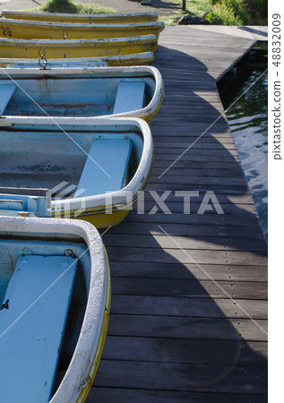 Pond boat 48832009