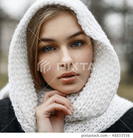 Close-up portrait of a beautiful young girl 48833556