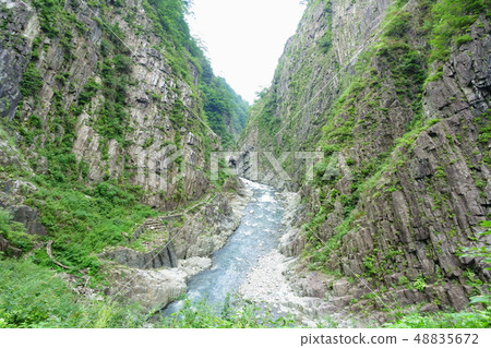 Valley Valley 48835672