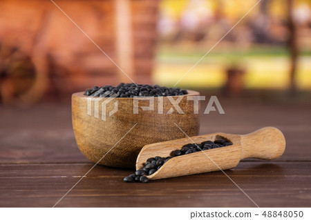 Black lentils beluga with cart 48848050