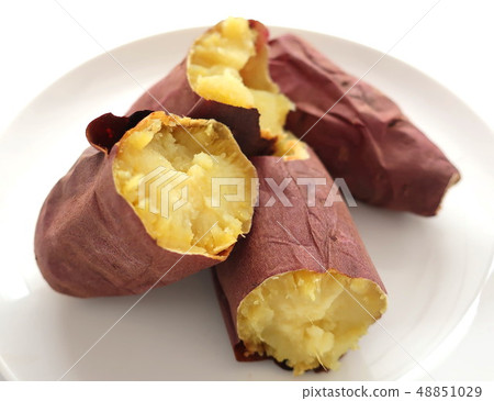Delicious sweet potato of silk sweet 48851029