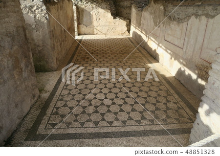 Ruins of the most spacious and luxurious residence on the outskirts of Rome 48851328