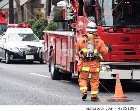 消防車和消防員 消防車和消防員 48851897